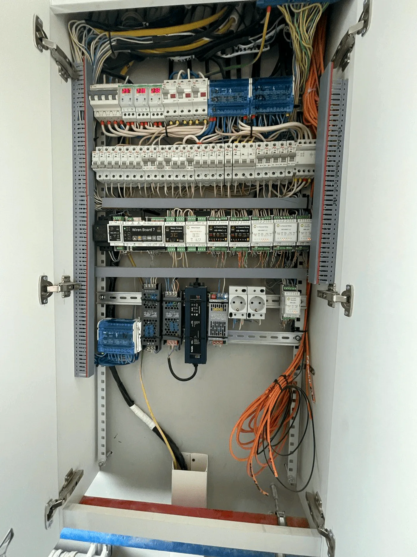 Дом 109,8 м², посёлок Гармония — Щит дома